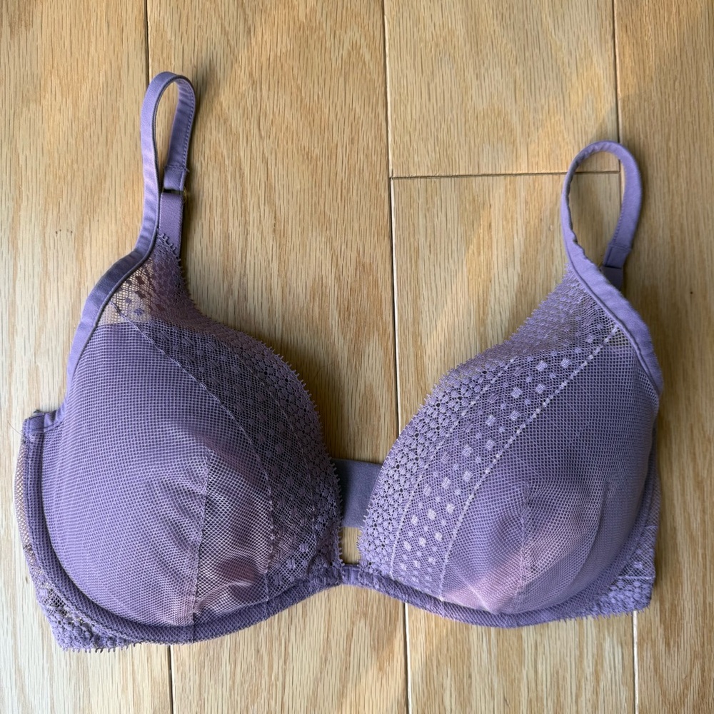 Victoria’s Secret Incredible Plunge Bra in Purple Lace - 34DD